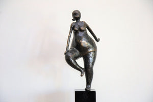 En balance (35 x 14 x 10cm) - ArtFusion.nl